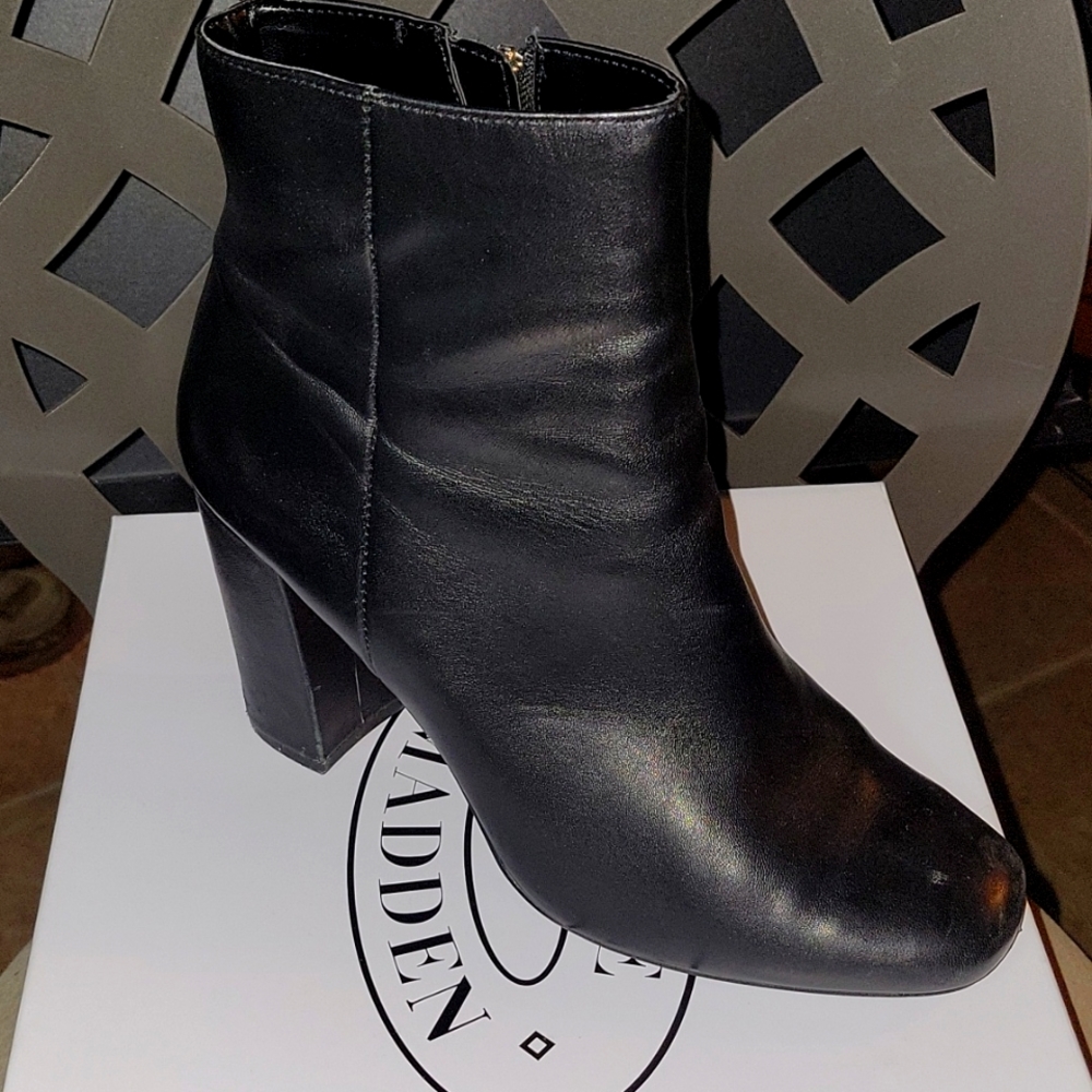 Steve Madden super soft leather ankle booties with leather wrapped heel.